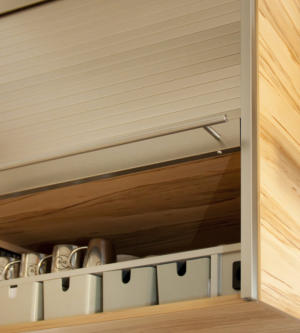 Küchenschrank mit integriertem Rollo © Foto: peppUP.de